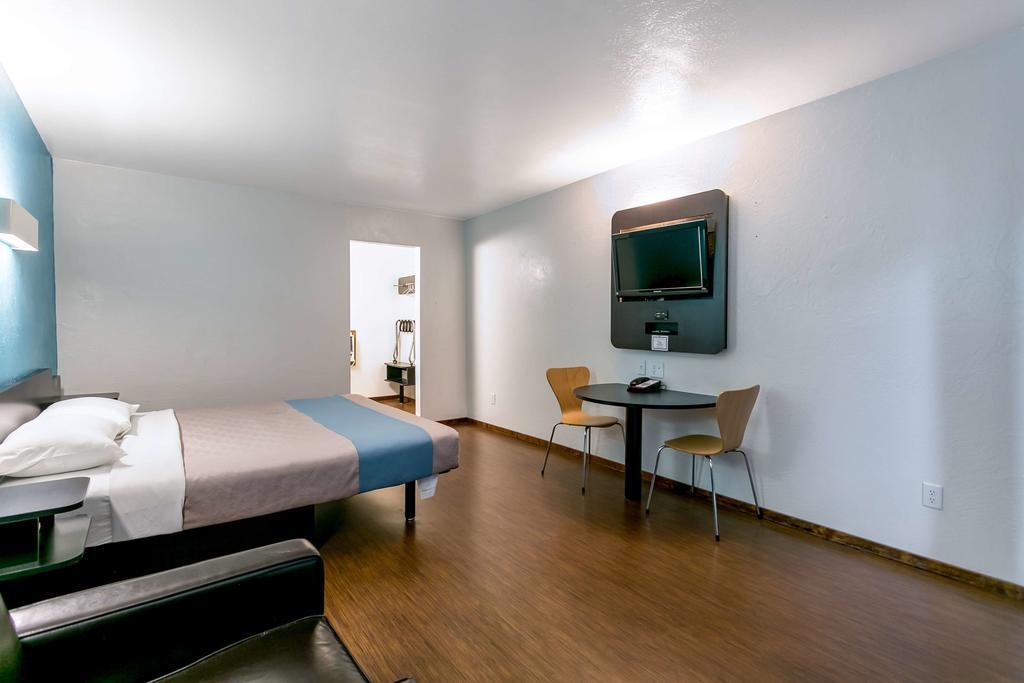 Motel 6-Missoula, Mt - University Екстер'єр фото