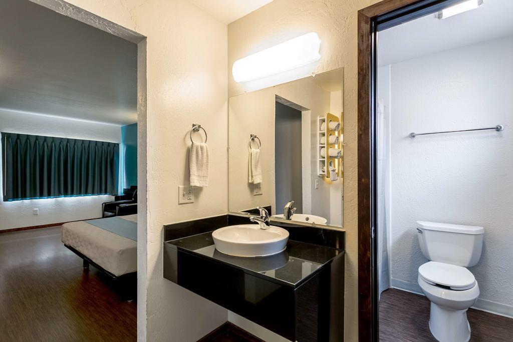Motel 6-Missoula, Mt - University Екстер'єр фото