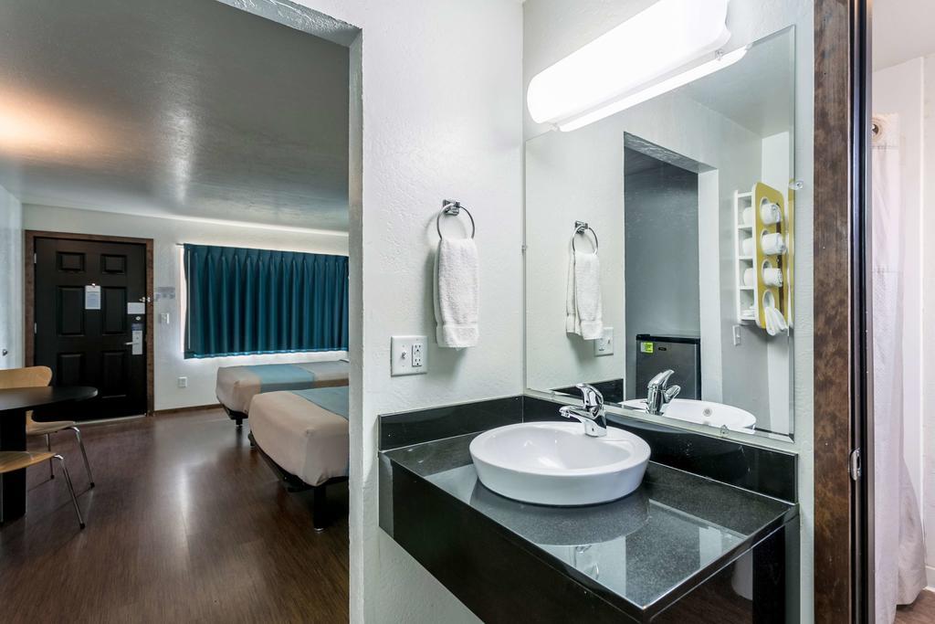 Motel 6-Missoula, Mt - University Екстер'єр фото