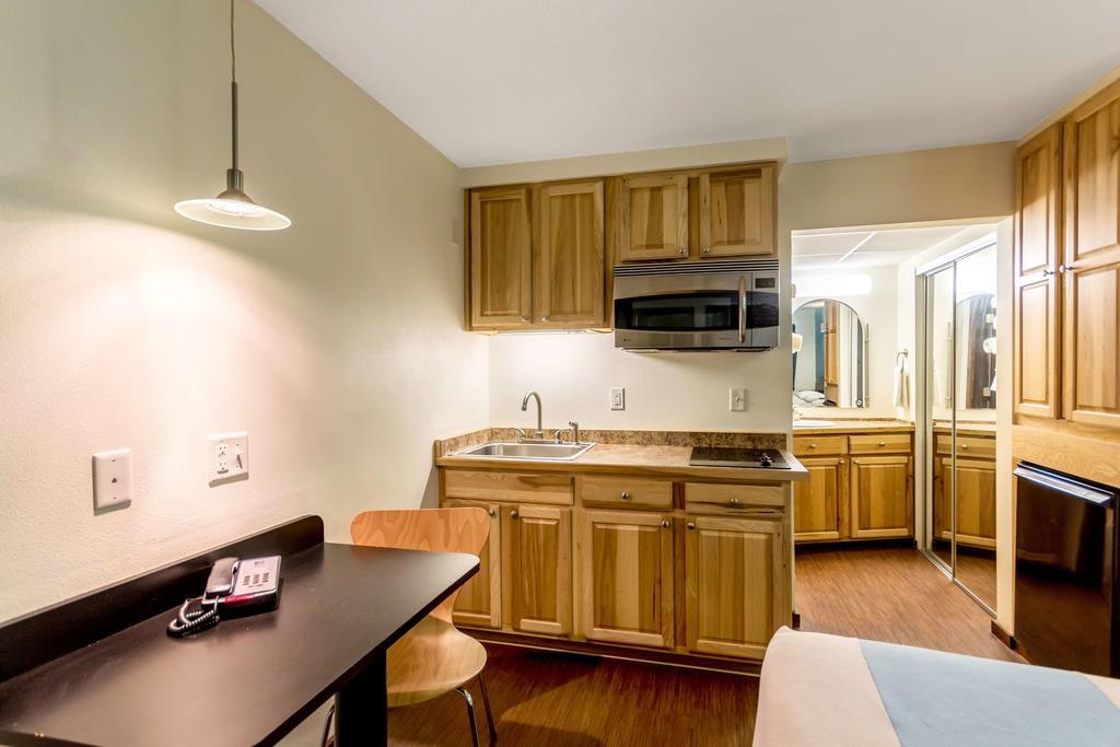 Motel 6-Missoula, Mt - University Екстер'єр фото